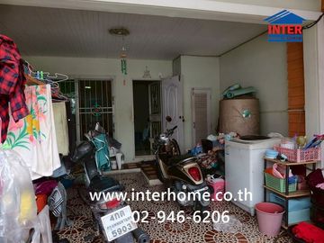 Two-story townhome, 17.5 sq.wah, Uthong Place 6 Village, Soi Piayanon, Lam Luk Ka Road, Rangsit-Nakhon Nayok Road, Lam Luk Ka, Pathum Thani.