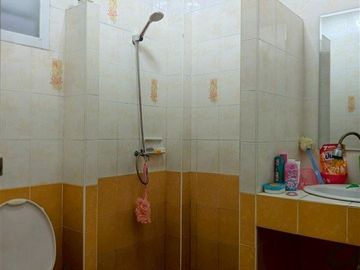 Two-story townhome, 17.5 sq.wah, Uthong Place 6 Village, Soi Piayanon, Lam Luk Ka Road, Rangsit-Nakhon Nayok Road, Lam Luk Ka, Pathum Thani.