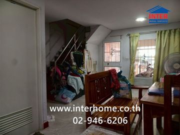 Two-story townhome, 17.5 sq.wah, Uthong Place 6 Village, Soi Piayanon, Lam Luk Ka Road, Rangsit-Nakhon Nayok Road, Lam Luk Ka, Pathum Thani.