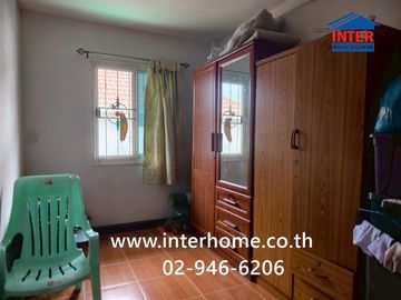 Two-story townhome, 17.5 sq.wah, Uthong Place 6 Village, Soi Piayanon, Lam Luk Ka Road, Rangsit-Nakhon Nayok Road, Lam Luk Ka, Pathum Thani.