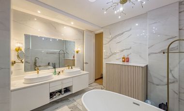 FOR SALE: Elegant 3-Storey House with Pool in AFPOVAI Phase 2