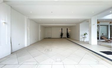FOR SALE: Elegant 3-Storey House with Pool in AFPOVAI Phase 2