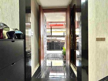 Rumah Mewah Furnished Private Pool di Gunung Sahari Jakarta Pusat
