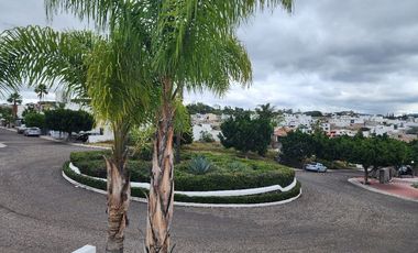 VENTA de Casa en Juriquilla, Querétaro, Real de Juriquilla enfrente del Colegio Roots $4,000,000 MXN
