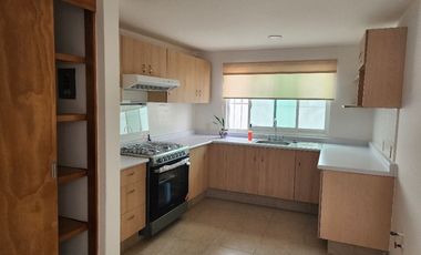 VENTA de Casa en Juriquilla, Querétaro, Real de Juriquilla enfrente del Colegio Roots $4,000,000 MXN