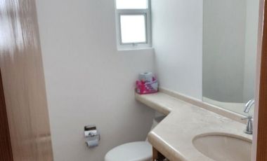 VENTA de Casa en Juriquilla, Querétaro, Real de Juriquilla enfrente del Colegio Roots $4,000,000 MXN