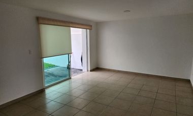 VENTA de Casa en Juriquilla, Querétaro, Real de Juriquilla enfrente del Colegio Roots $4,000,000 MXN