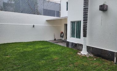 VENTA de Casa en Juriquilla, Querétaro, Real de Juriquilla enfrente del Colegio Roots $4,000,000 MXN