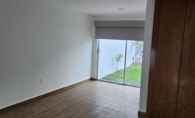 VENTA de Casa en Juriquilla, Querétaro, Real de Juriquilla enfrente del Colegio Roots $4,000,000 MXN