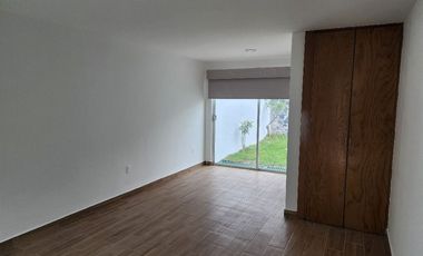 VENTA de Casa en Juriquilla, Querétaro, Real de Juriquilla enfrente del Colegio Roots $4,000,000 MXN