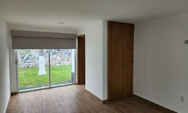 VENTA de Casa en Juriquilla, Querétaro, Real de Juriquilla enfrente del Colegio Roots $4,000,000 MXN
