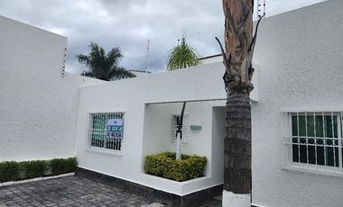 VENTA de Casa en Juriquilla, Querétaro, Real de Juriquilla enfrente del Colegio Roots $4,000,000 MXN