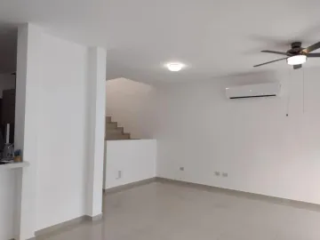 Hermosa Casa en Renta Estancias Montreal