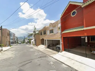 CASA EN VENTA EN PEDREGAL DE LA SILLA MONTERREY NUEVO LEON