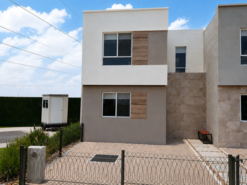 CASA EN VENTA EL MARQUES CERCA DE CIUDAD MADERAS QUERETARO