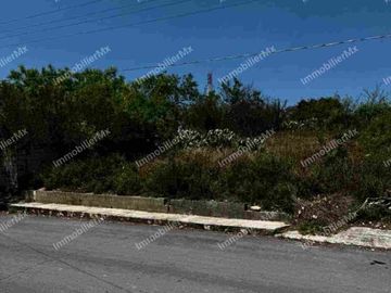 Terreno en venta Centro Cienega de Flores excelente ubicación