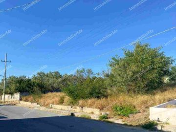 Terreno en venta Centro Cienega de Flores excelente ubicación