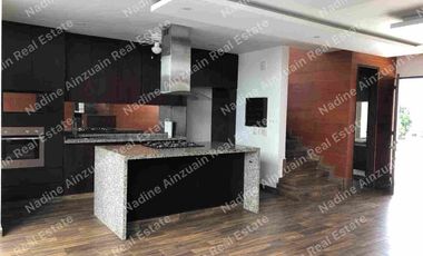 SE RENTA CASA DE TRES NIVELES UBICADA EN RESIDENCIAL ARBOLADA HUAYACAN, 3 RECÁMARAS AMPLIAS C/U CON BAÑO, ALBERCA PRIVADA, AMENIDADES, SEGURIDAD 24 HORAS.