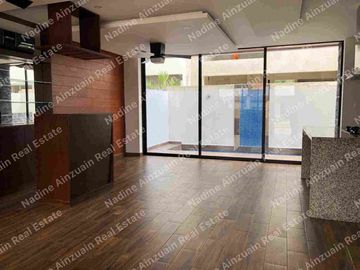 SE RENTA CASA DE TRES NIVELES UBICADA EN RESIDENCIAL ARBOLADA HUAYACAN, 3 RECÁMARAS AMPLIAS C/U CON BAÑO, ALBERCA PRIVADA, AMENIDADES, SEGURIDAD 24 HORAS.
