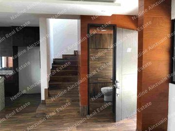 SE RENTA CASA DE TRES NIVELES UBICADA EN RESIDENCIAL ARBOLADA HUAYACAN, 3 RECÁMARAS AMPLIAS C/U CON BAÑO, ALBERCA PRIVADA, AMENIDADES, SEGURIDAD 24 HORAS.