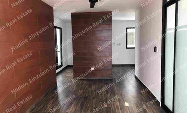SE RENTA CASA DE TRES NIVELES UBICADA EN RESIDENCIAL ARBOLADA HUAYACAN, 3 RECÁMARAS AMPLIAS C/U CON BAÑO, ALBERCA PRIVADA, AMENIDADES, SEGURIDAD 24 HORAS.