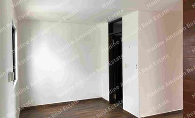 SE RENTA CASA DE TRES NIVELES UBICADA EN RESIDENCIAL ARBOLADA HUAYACAN, 3 RECÁMARAS AMPLIAS C/U CON BAÑO, ALBERCA PRIVADA, AMENIDADES, SEGURIDAD 24 HORAS.