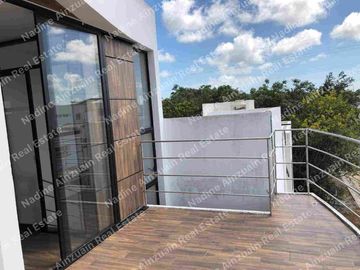 SE RENTA CASA DE TRES NIVELES UBICADA EN RESIDENCIAL ARBOLADA HUAYACAN, 3 RECÁMARAS AMPLIAS C/U CON BAÑO, ALBERCA PRIVADA, AMENIDADES, SEGURIDAD 24 HORAS.