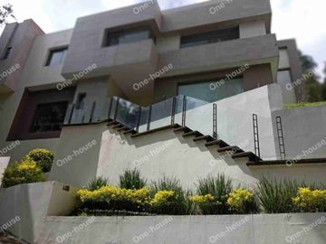 RENTA DE HERMOSA RESIDENCIAL EN CLUB DE GOLF VALLE ESCONDIDO