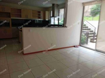 RENTA DE HERMOSA RESIDENCIAL EN CLUB DE GOLF VALLE ESCONDIDO