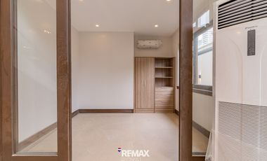 Modern 3-Storey 4 Bedroom Duplex in Bel-Air II Village, Makati