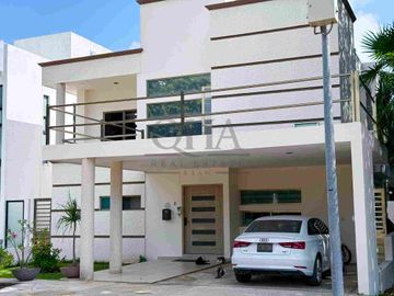 se renta o vende casa en residencial cumbres Cancún
