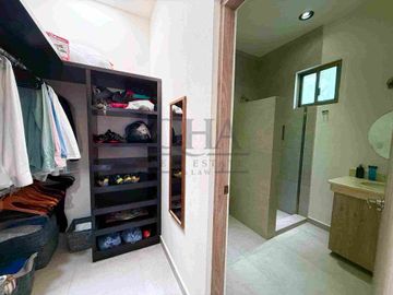 se vende o renta casa en cumbres Cancún