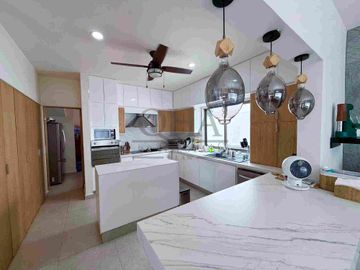 se vende o renta casa en cumbres Cancún
