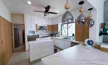se vende o renta casa en cumbres Cancún
