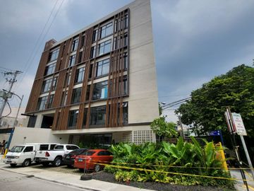 FOR LEASE AND FOR SALE OFFICE BUILDING IN MANDALUYONG CITY 6 STOREY FULLY FURNISHED 1,067 SQM. 10 CAR PARKING PHP 127,000,000 || PHP 688,000