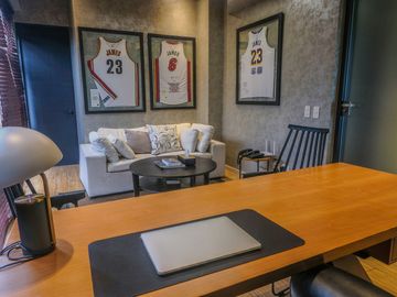 FOR LEASE AND FOR SALE OFFICE BUILDING IN MANDALUYONG CITY 6 STOREY FULLY FURNISHED 1,067 SQM. 10 CAR PARKING PHP 127,000,000 || PHP 688,000