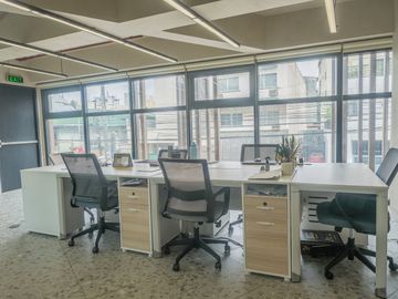 FOR LEASE AND FOR SALE OFFICE BUILDING IN MANDALUYONG CITY 6 STOREY FULLY FURNISHED 1,067 SQM. 10 CAR PARKING PHP 127,000,000 || PHP 688,000