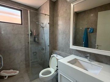 DIJUAL APARTEMEN LLOYD 2BR ALAM SUTERA FURNISHED CANTIK VIEW OLYMPIC POOL