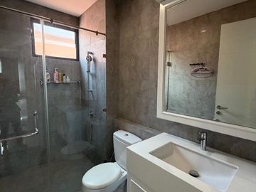 DIJUAL APARTEMEN LLOYD 2BR ALAM SUTERA FURNISHED CANTIK VIEW OLYMPIC POOL