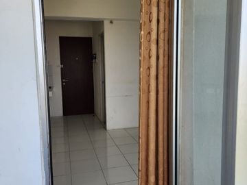 Apart Tower Mahakam Jl Inspeksi Kalimalang, Cikarang , Type Studio dg 1Ac dan 1WH, dijual segera, bisa lgs huni dekat Jababeka