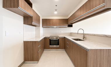 Motivated Seller! 2BR Condo for Sale in Mckinley, Fort Bonifacio, Taguig City at Park McKinley West