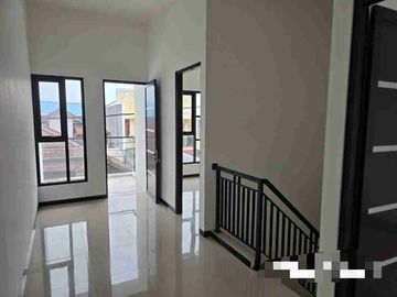 Rumah bagus siap Huni di Rungkut