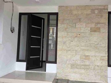 Rumah bagus siap Huni di Rungkut