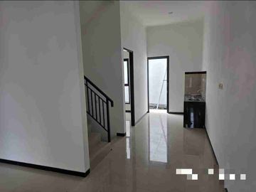 Rumah bagus siap Huni di Rungkut