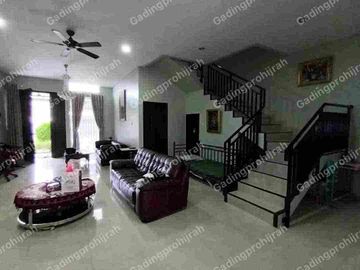 Jual Rumah 2 lantai  di Setra Asih Residence, Sarijadi, Bandung