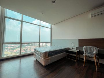 DISEWAKAN APARTEMEN LUXURY ADHIWANGSA B DENGAN LONG GOLF VIEW DEKAT GRAHA FAMILI