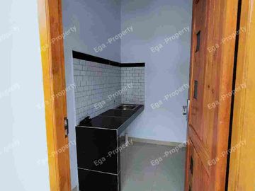 Lokasi pinggir jalan free canopi dan AC..
