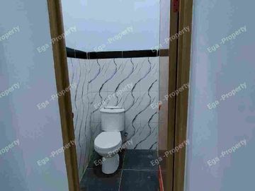 Lokasi pinggir jalan free canopi dan AC..