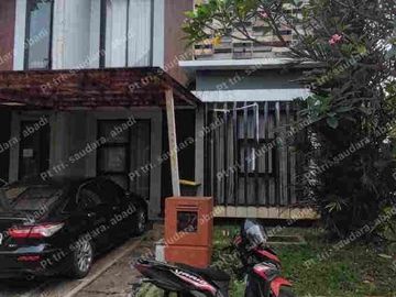 townhouse.   rapi. asri.    3. kt.     kawasan. sgt  berkembang.   hrg. super. terjangkau.    14 memit. mrt lebak. bulus.  akses. kemana2. dekat.    hrg. lokasi. bagus.  nego. sd. jadi.  byr.  cash. diskon. gede