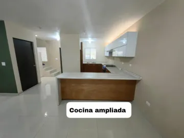 Casa en Renta en Valterra Residencial Sector Pedregal